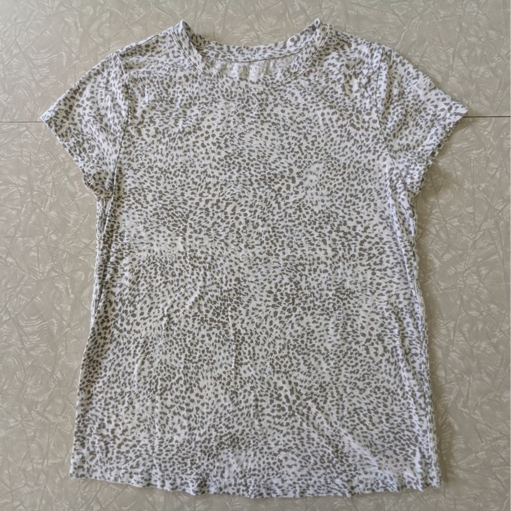 Athleta Womens Gray White Animal Print 100% Cotton Short Sleeve Crew Neck Tee XS